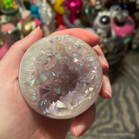 Aura amethyst agate sphere - Picture 4 of 16